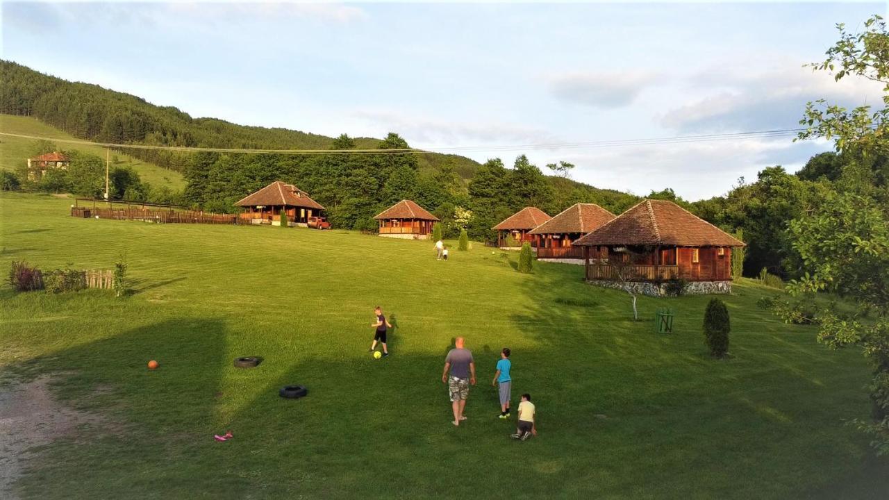 Etno Village Gostoljublje Kosjeric Ngoại thất bức ảnh